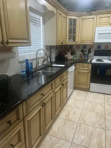 176 Cape Cod Circle Lake Worth FL 33467