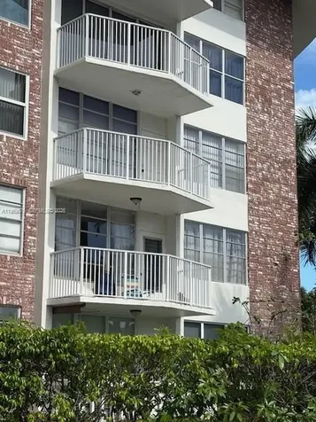 3181 S Ocean Drive Hallandale Beach FL 33009