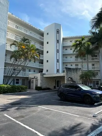 3181 S Ocean Drive Hallandale Beach FL 33009