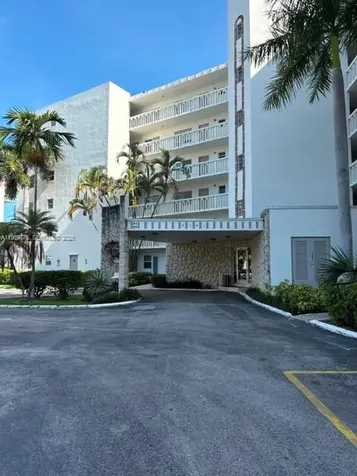 3181 S Ocean Drive Hallandale Beach FL 33009