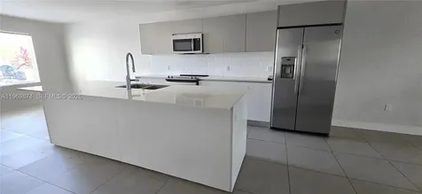 2535 NE 193rd Street Miami FL 33180