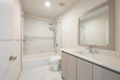 2535 NE 193rd Street Miami FL 33180