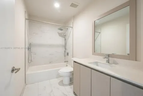 2535 NE 193rd Street Miami FL 33180