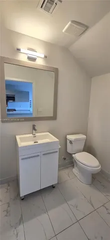2535 NE 193rd Street Miami FL 33180