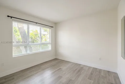 2535 NE 193rd Street Miami FL 33180