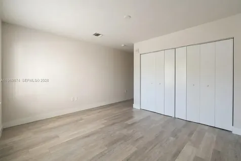 2535 NE 193rd Street Miami FL 33180