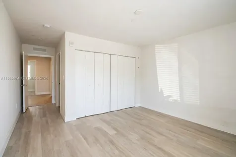 2535 NE 193rd Street Miami FL 33180