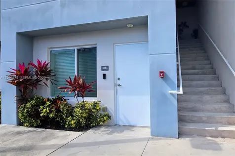 2535 NE 193rd Street Miami FL 33180