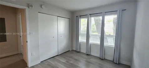 2535 NE 193rd Street Miami FL 33180