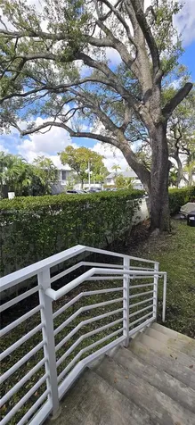 2535 NE 193rd Street Miami FL 33180