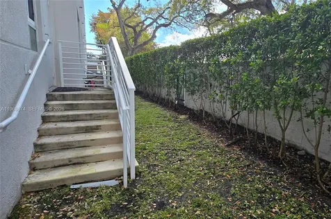 2535 NE 193rd Street Miami FL 33180