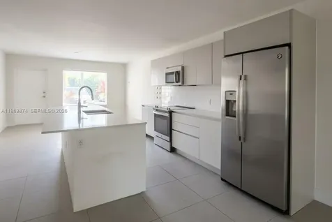 2535 NE 193rd Street Miami FL 33180