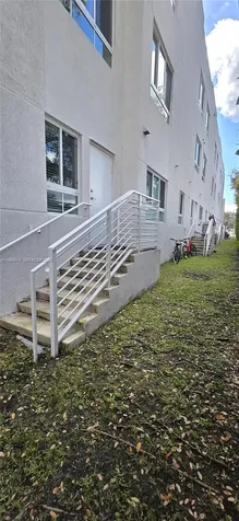 2535 NE 193rd Street Miami FL 33180