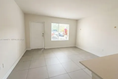 2535 NE 193rd Street Miami FL 33180