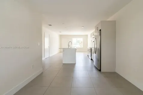 2535 NE 193rd Street Miami FL 33180