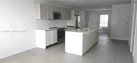 2535 NE 193rd Street Miami FL 33180