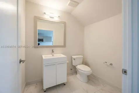 2535 NE 193rd Street Miami FL 33180