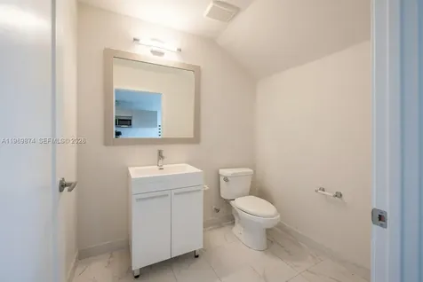 2535 NE 193rd Street Miami FL 33180