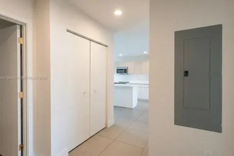 2535 NE 193rd Street Miami FL 33180