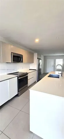 2535 NE 193rd Street Miami FL 33180