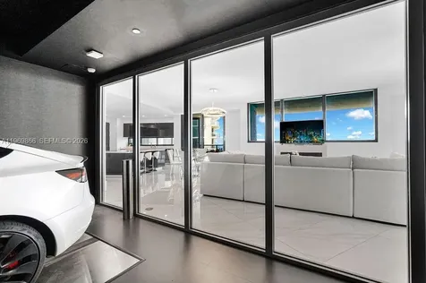 18555 Collins Avenue Aventura FL 33160