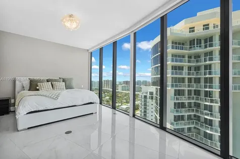 18555 Collins Avenue Aventura FL 33160