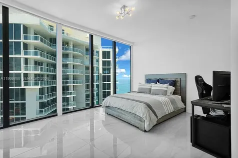 18555 Collins Avenue Aventura FL 33160