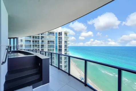 18555 Collins Avenue Aventura FL 33160