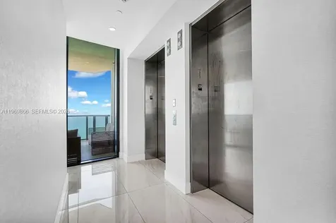 18555 Collins Avenue Aventura FL 33160