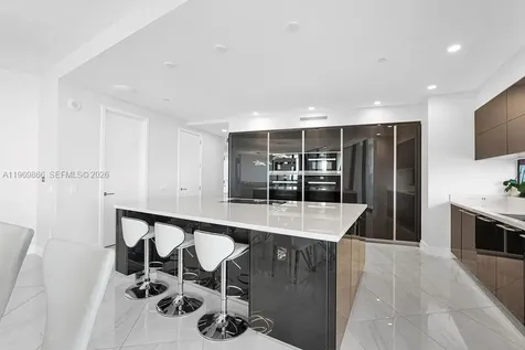 18555 Collins Avenue Aventura FL 33160