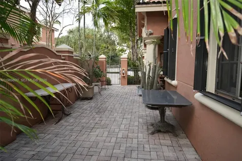 2706 Kinsington Circle Weston FL 33332
