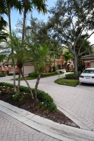 2706 Kinsington Circle Weston FL 33332