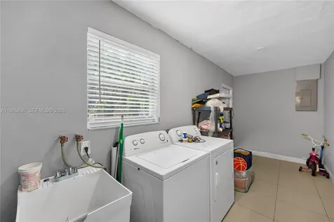 300 NW 39th Street Deerfield Beach FL 33064