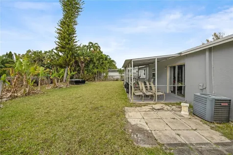 300 NW 39th Street Deerfield Beach FL 33064