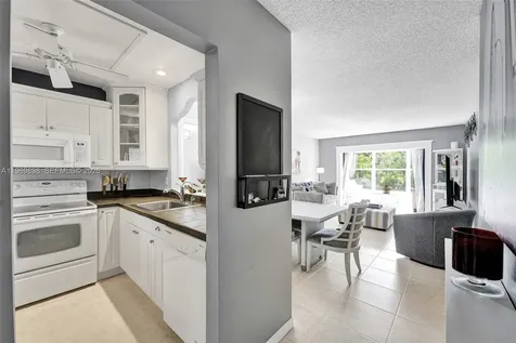 3430 NW 52nd Avenue Lauderdale Lakes FL 33319