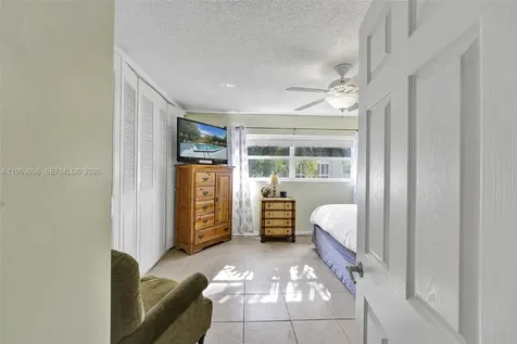 3430 NW 52nd Avenue Lauderdale Lakes FL 33319
