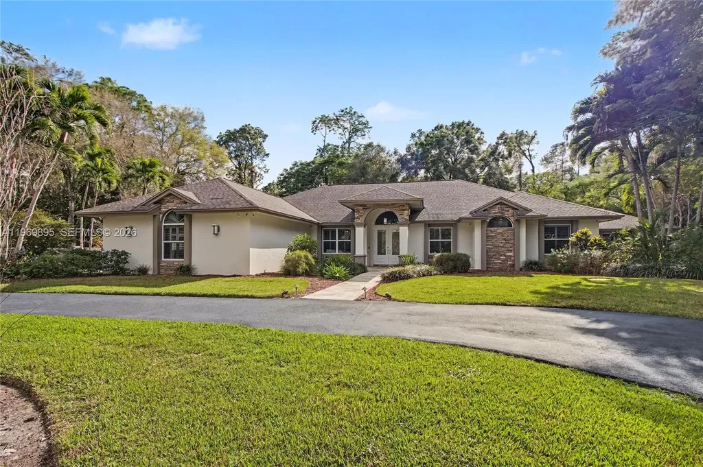 5186 Tallowood Way Naples FL 34116