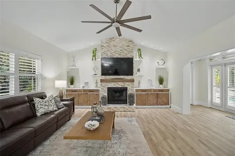 5186 Tallowood Way Naples FL 34116