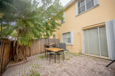 14964 SW 8 Lane Miami FL 33194