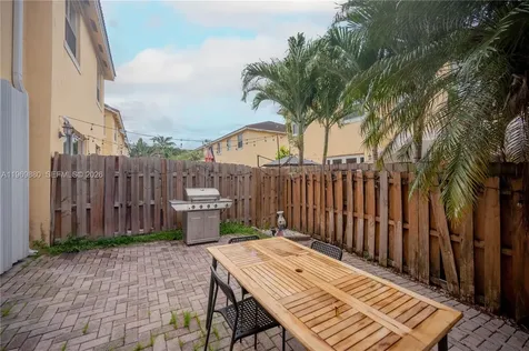 14964 SW 8 Lane Miami FL 33194