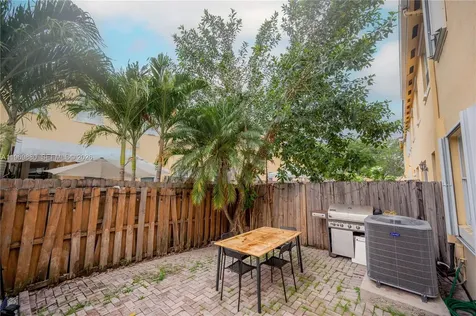 14964 SW 8 Lane Miami FL 33194