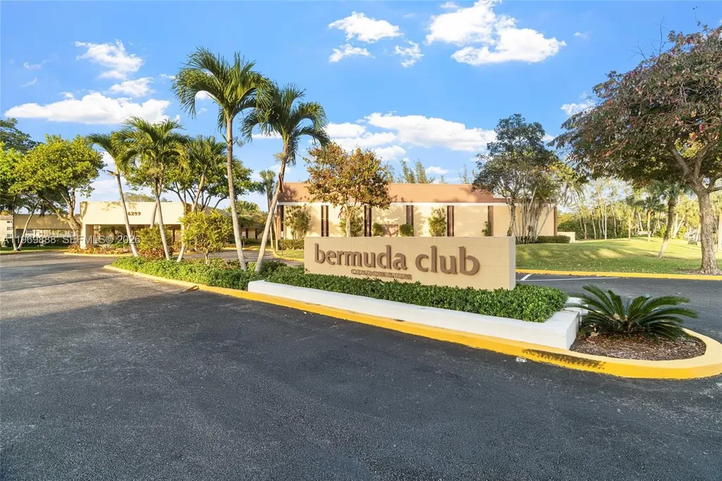 5851 NW 62nd Avenue Tamarac FL 33319