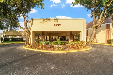 5851 NW 62nd Avenue Tamarac FL 33319