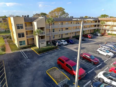 5851 NW 62nd Avenue Tamarac FL 33319