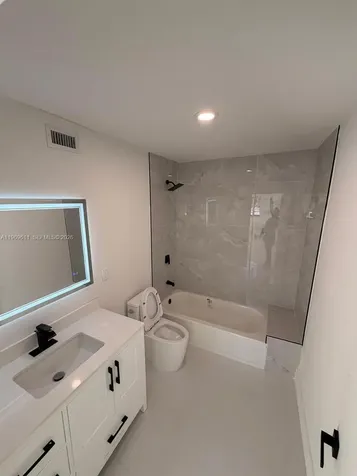 935 SW 72nd Avenue Miami FL 33144