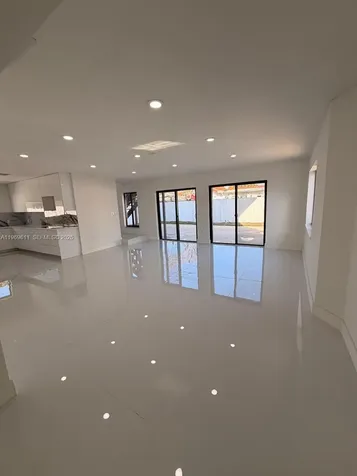 935 SW 72nd Avenue Miami FL 33144