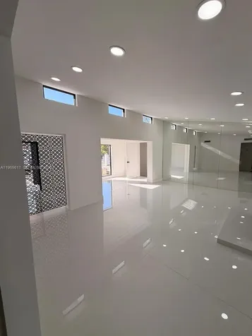 935 SW 72nd Avenue Miami FL 33144