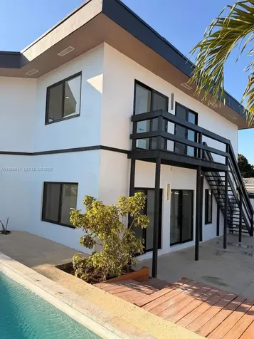 935 SW 72nd Avenue Miami FL 33144