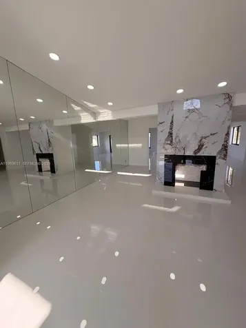 935 SW 72nd Avenue Miami FL 33144