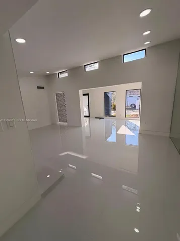 935 SW 72nd Avenue Miami FL 33144